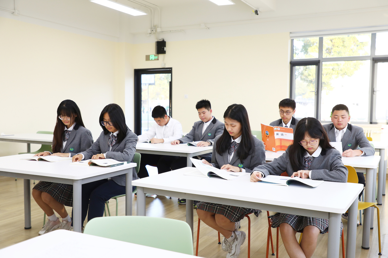 系统的三级课程满足学生个性化成才【0.5+3】学制