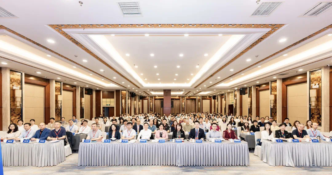 NewClass借力AI升级功能应用,东方正龙亮相多地翻译学术盛会 NewClass借力AI升级功能应用,东方正龙亮相多地翻译学术盛会
