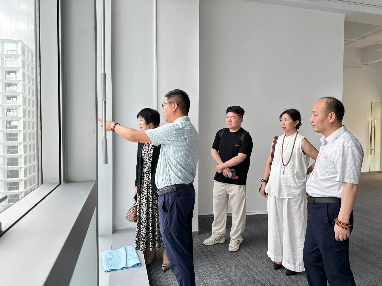 深跨协核心团队莅临尚座Spark考察，28圈APP集团携手共筑千亿数字时尚产业集群