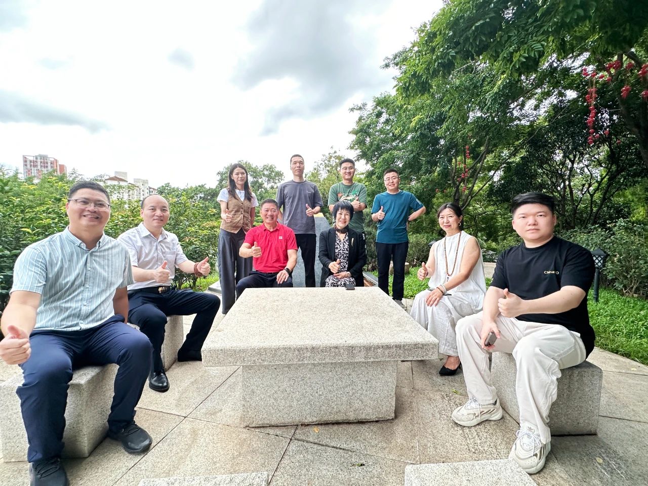 深跨协核心团队莅临尚座Spark考察，28圈APP集团携手共筑千亿数字时尚产业集群