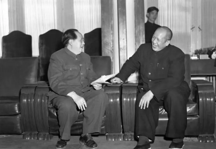 他因延安整风被错误处决,毛主席得知大为震怒,49年后终于平反昭雪 他因延安整风被错误处决,毛主席得知大为震怒,49年后终于平反昭雪