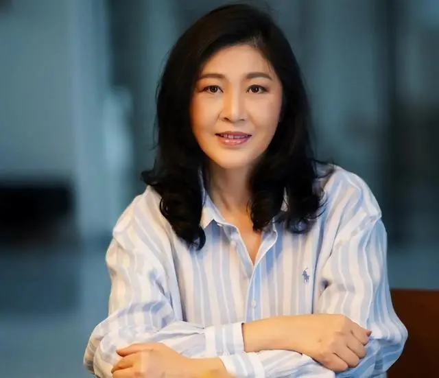 普京都惊叹:泰国流亡女总理变成中国公司董事长,其传奇让人称赞 普京都惊叹:泰国流亡女总理变成中国公司董事长,其传奇让人称赞