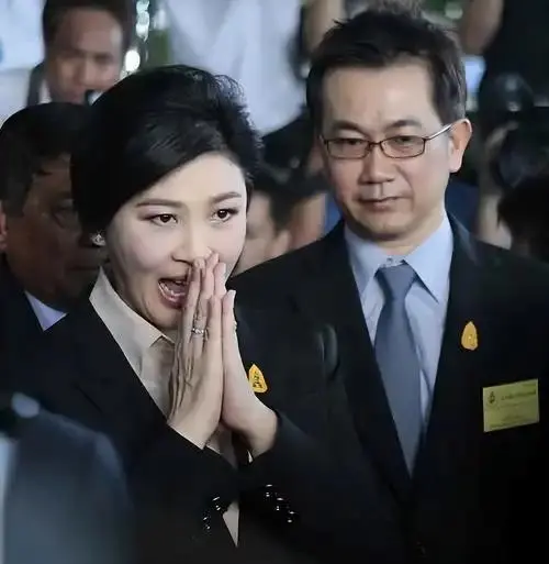 普京都惊叹:泰国流亡女总理变成中国公司董事长,其传奇让人称赞 普京都惊叹:泰国流亡女总理变成中国公司董事长,其传奇让人称赞
