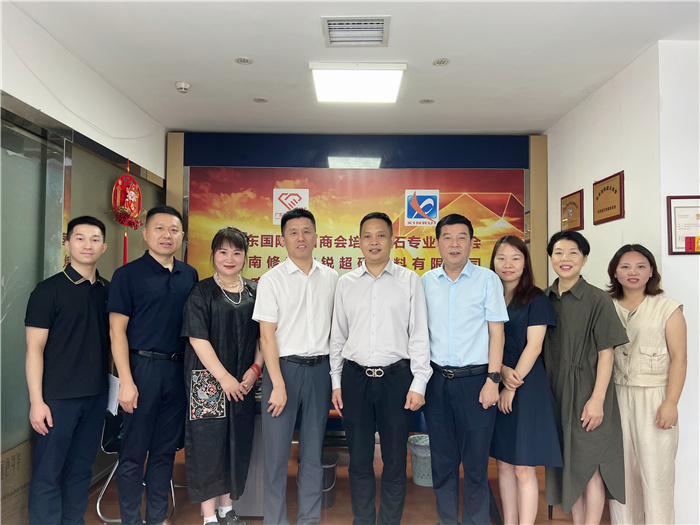 罗湖区商务局深入广东国际钻石商会调研 共商培育钻石产业发展大计 罗湖区商务局深入广东国际钻石商会调研 共商培育钻石产业发展大计
