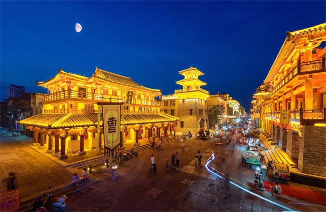 走进许昌,夜游三国,赢康科影达参与打造春秋楼投影秀 走进许昌,夜游三国,赢康科影达参与打造春秋楼投影秀
