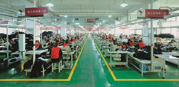 娅丽达30周年:以多维创新重塑行业标杆,引领轻熟女性着装新范式 娅丽达30周年:以多维创新重塑行业标杆,引领轻熟女性着装新范式
