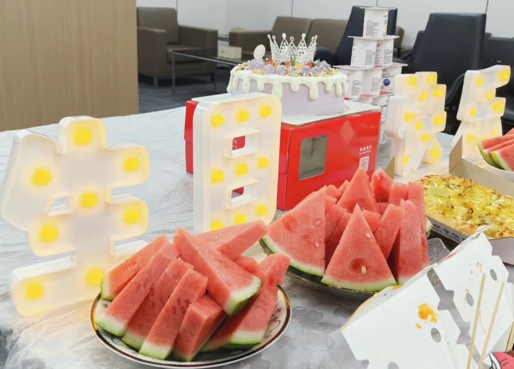 情暖律途，共贺生辰 | 洛亚所5-6月生日会圆满举办