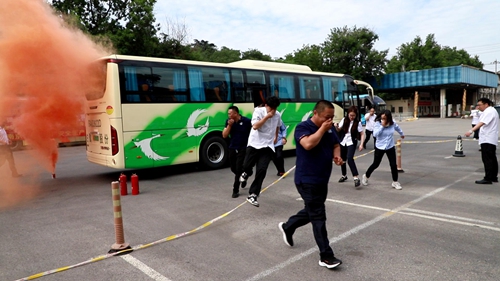 “人人講安全、個(gè)個(gè)會(huì)應(yīng)急——查找身邊安全隱患”丨集團(tuán)開展安全生產(chǎn)月主題活動(dòng) “人人講安全、個(gè)個(gè)會(huì)應(yīng)急——查找身邊安全隱患”丨集團(tuán)開展安全生產(chǎn)月主題活動(dòng)