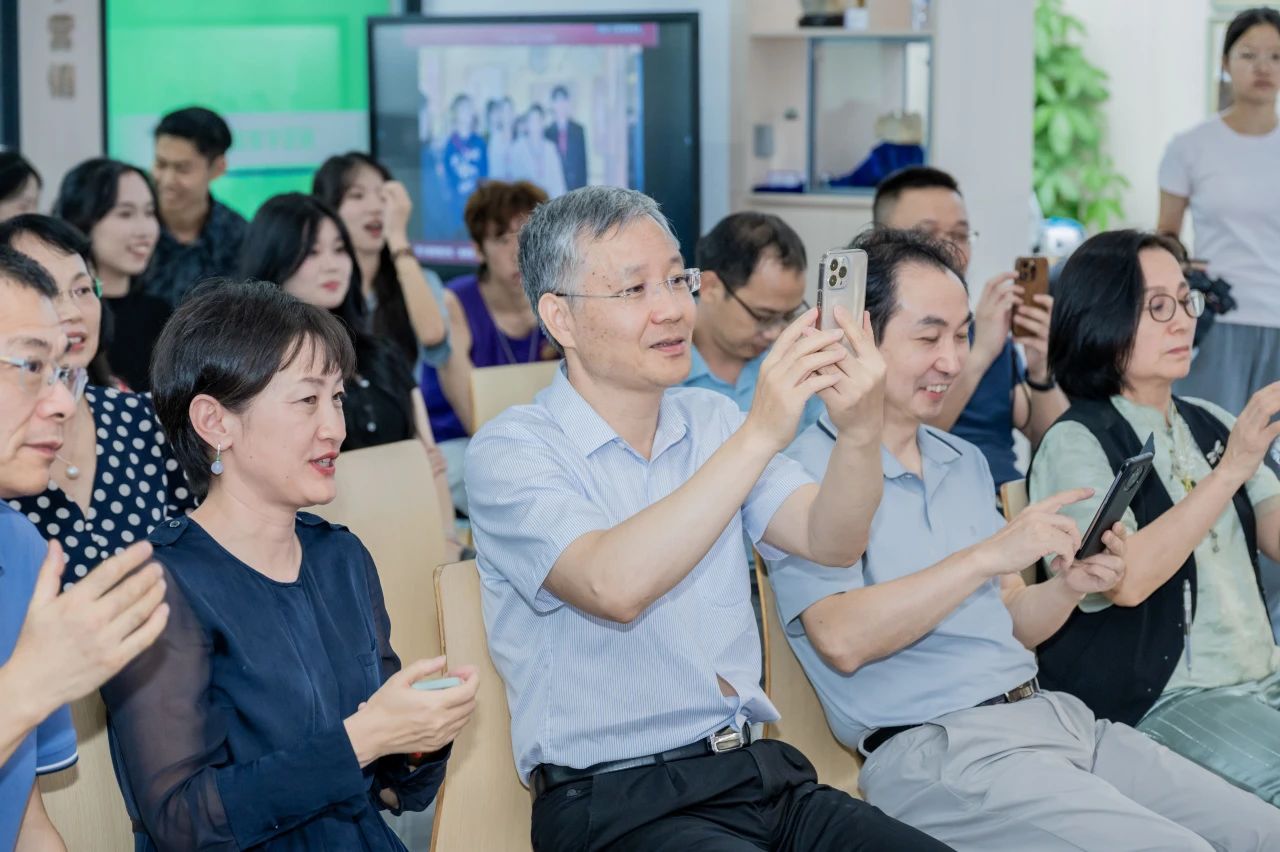 15件学生作品被当场预定!这届珠宝班真“牛”! 15件学生作品被当场预定!这届珠宝班真“牛”!