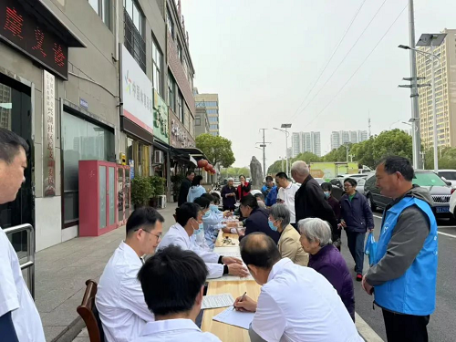 長豐縣中醫(yī)院聯(lián)合興湖社區(qū)開展“同心向善·四季天使”義診精準(zhǔn)服務(wù)暖民心 長豐縣中醫(yī)院聯(lián)合興湖社區(qū)開展“同心向善·四季天使”義診精準(zhǔn)服務(wù)暖民心