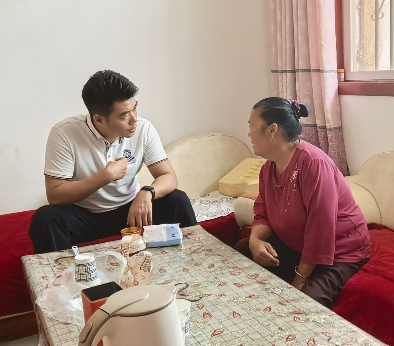 “彭年光明行动”——照亮秦岭深处 “彭年光明行动”——照亮秦岭深处