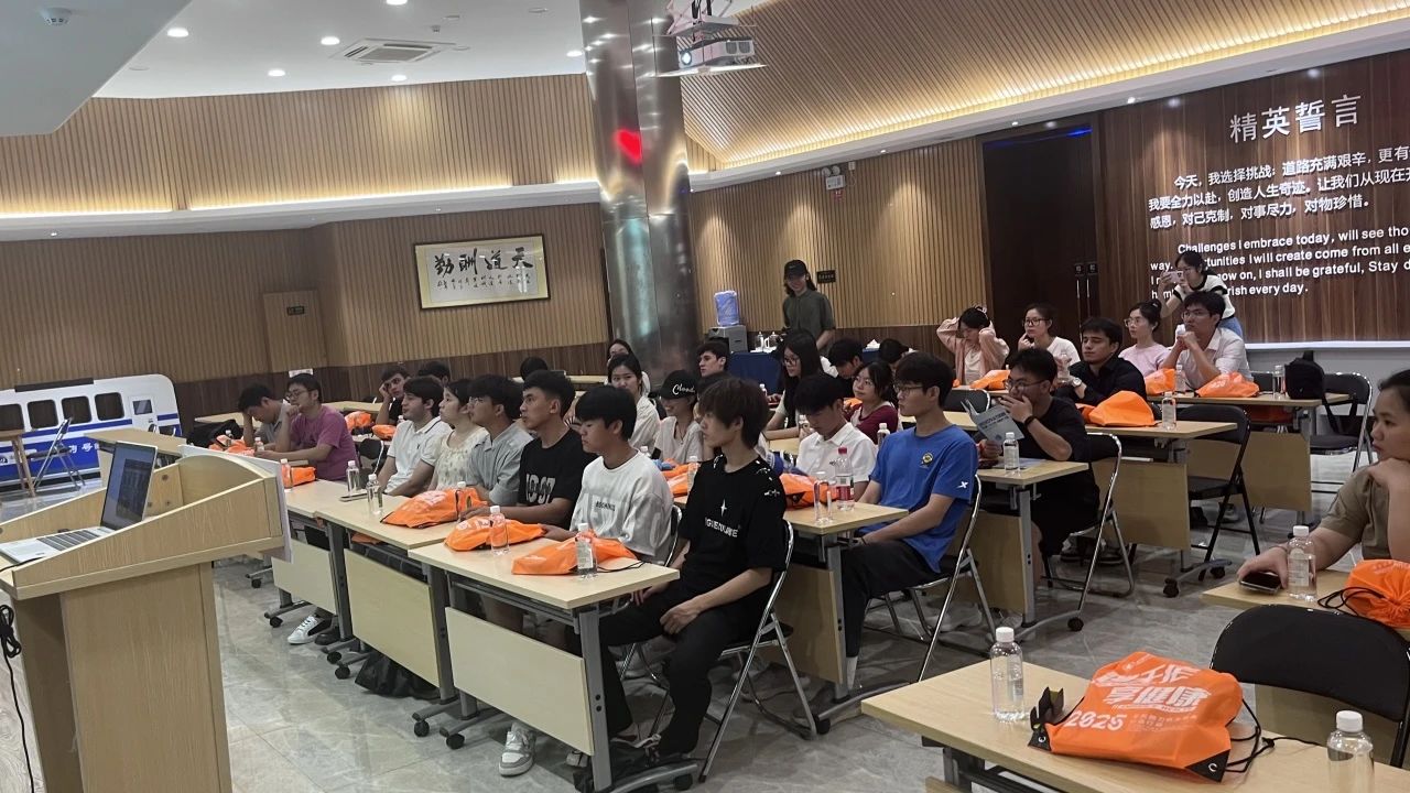 走进“智慧药企”，点燃青春梦想——桂林南药开放日架起校企连心桥