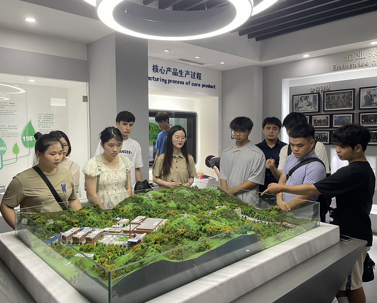 走进“智慧药企”，点燃青春梦想——桂林南药开放日架起校企连心桥