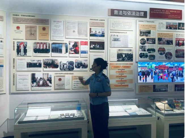 圣大律所党支部参加西城区律师行业组织的“世纪跨越 法润京华”主题展
