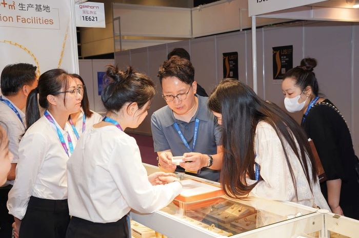展会直击 | 金弘闪耀亮相香港珠宝展:以黄金革新力作,拓展国际市场 展会直击 | 金弘闪耀亮相香港珠宝展:以黄金革新力作,拓展国际市场