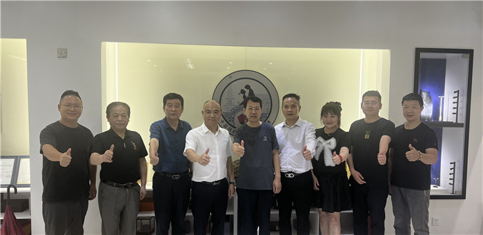 中国(河北)自贸区正定片区领导到访广东国际钻石商会 共探珠宝产业多元合作新路径 中国(河北)自贸区正定片区领导到访广东国际钻石商会 共探珠宝产业多元合作新路径