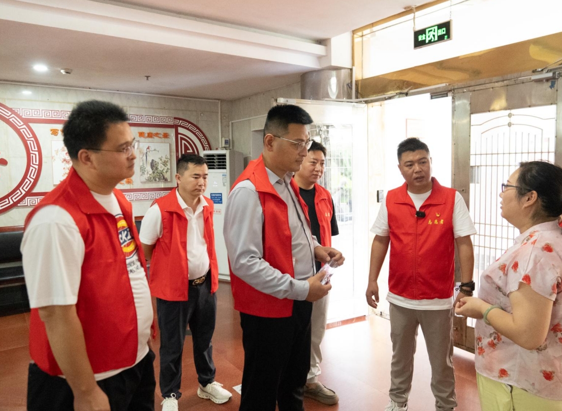 党徽闪耀送温情，俏皮羊党支部走进长沙市第一社会福利院献爱心