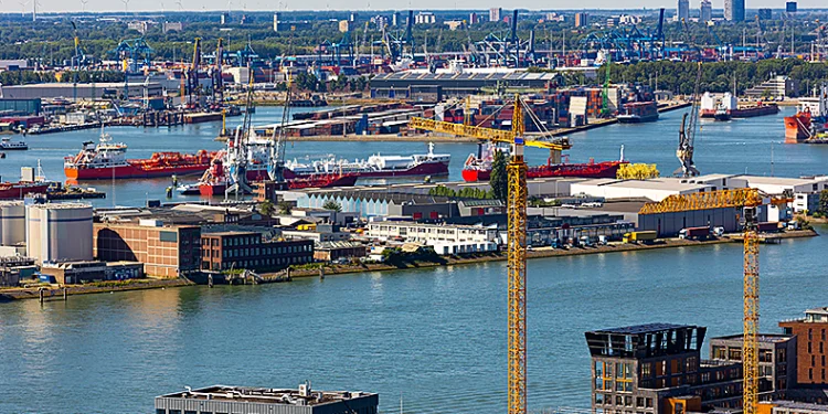 Asia-Europe Freight Rates Surge Again as Port Congestion Hits Peak Asia-Europe Freight Rates Surge Again as Port Congestion Hits Peak