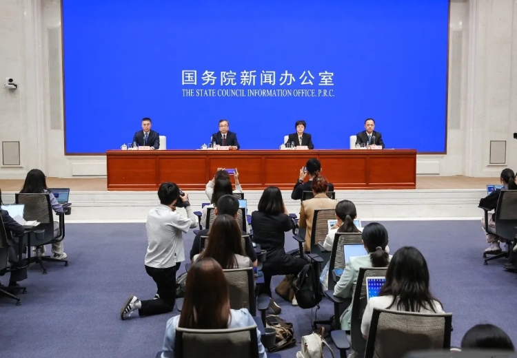 工信部:聚焦四个重点行业 将传统产业深度绿色转型作为首要任务 工信部:聚焦四个重点行业 将传统产业深度绿色转型作为首要任务