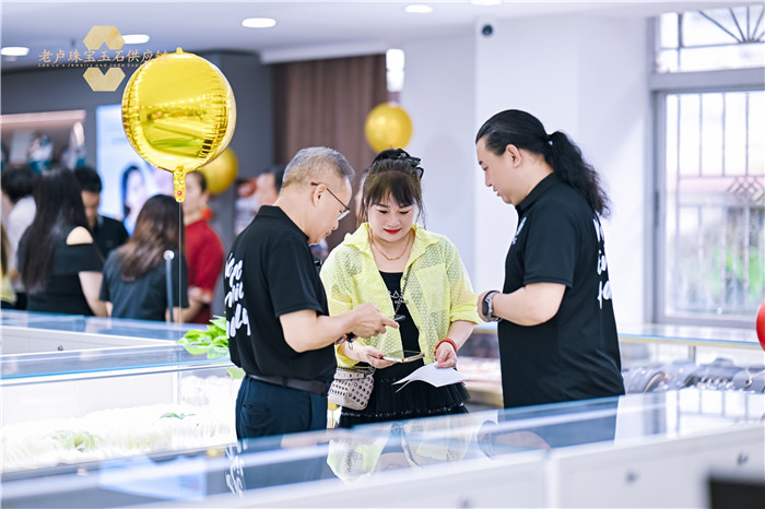 深耕源头,赋能全国:老卢珠宝—专业和田玉供应链领航者盛大启航 深耕源头,赋能全国:老卢珠宝—专业和田玉供应链领航者盛大启航