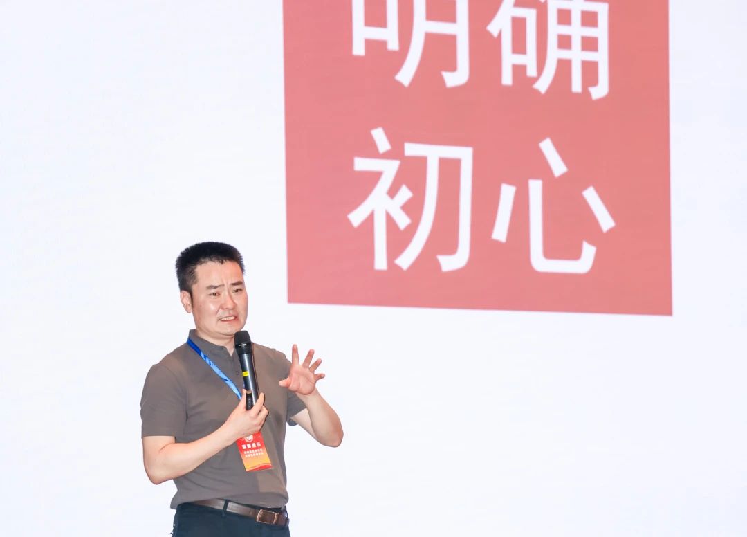 潮涌金山·智创未来｜金山区工商联温州企业家协会三届二次会员大会暨2025年度盛典圆满举行