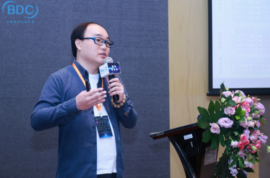 易立德AI智能助手亮相两大峰会，赋能湾区数智跃升