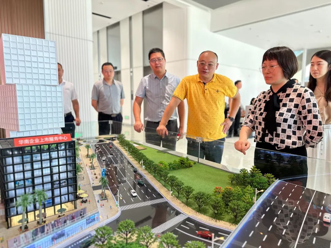 大浪街道办调研尚座Spark 万众城集团政企联动共筑文体产业新高地 大浪街道办调研尚座Spark 万众城集团政企联动共筑文体产业新高地