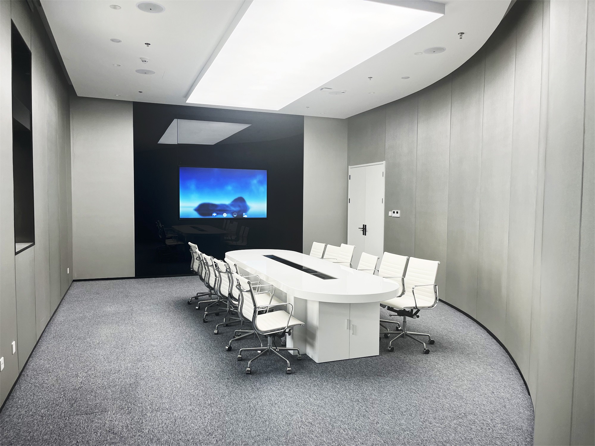 The Monitoring Hall of A Data Center in Guizhou(1)