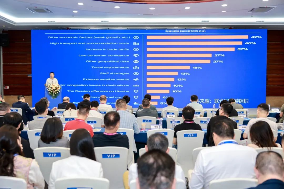 程新华新书首发闪耀中国品牌节 群英论道穿越周期的智慧火花 程新华新书首发闪耀中国品牌节 群英论道穿越周期的智慧火花