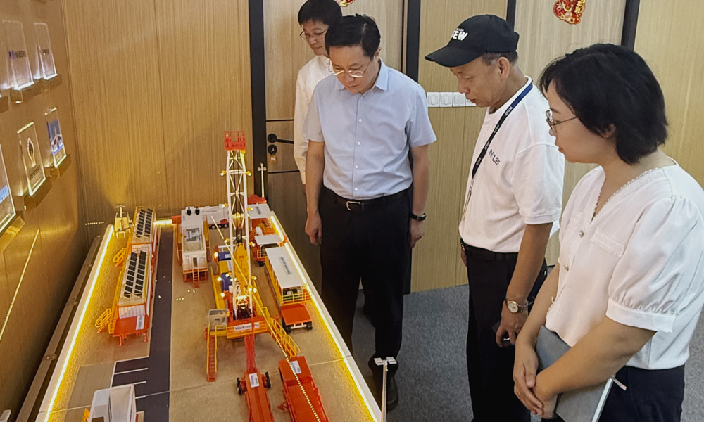 高邮市长郑志明代表团一行莅临英特莱福油气集团上海总部考察