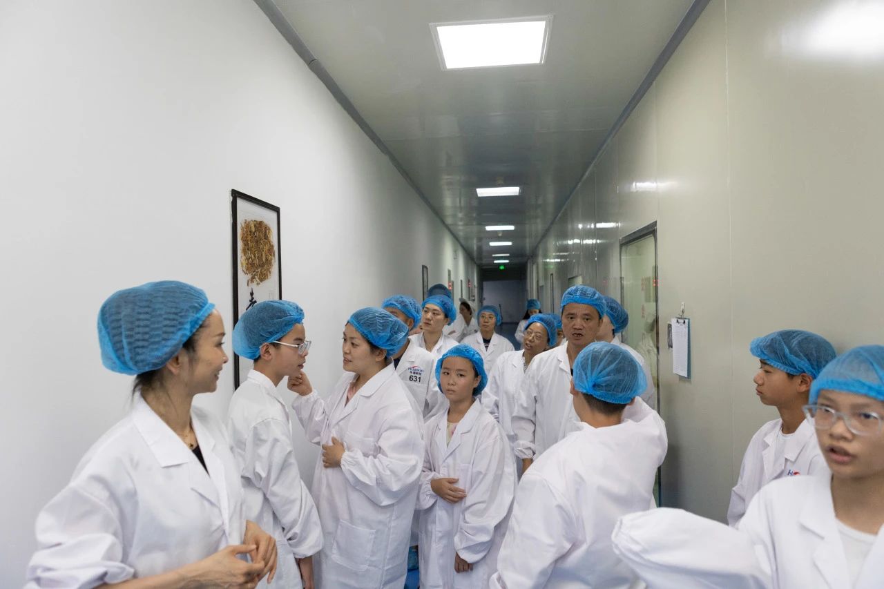聚焦 | 四川省上市公司协会亲子夏令营走进华神科技，解锁科技与自然的奇妙密码